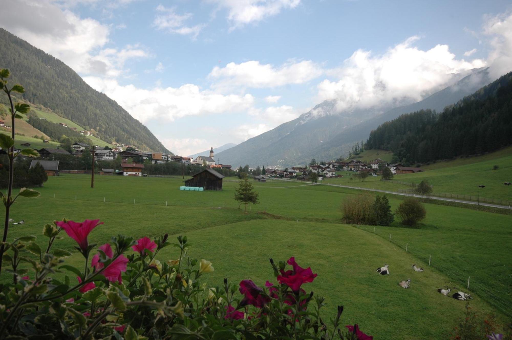 Pension Nigella Neustift im Stubaital Exterior foto