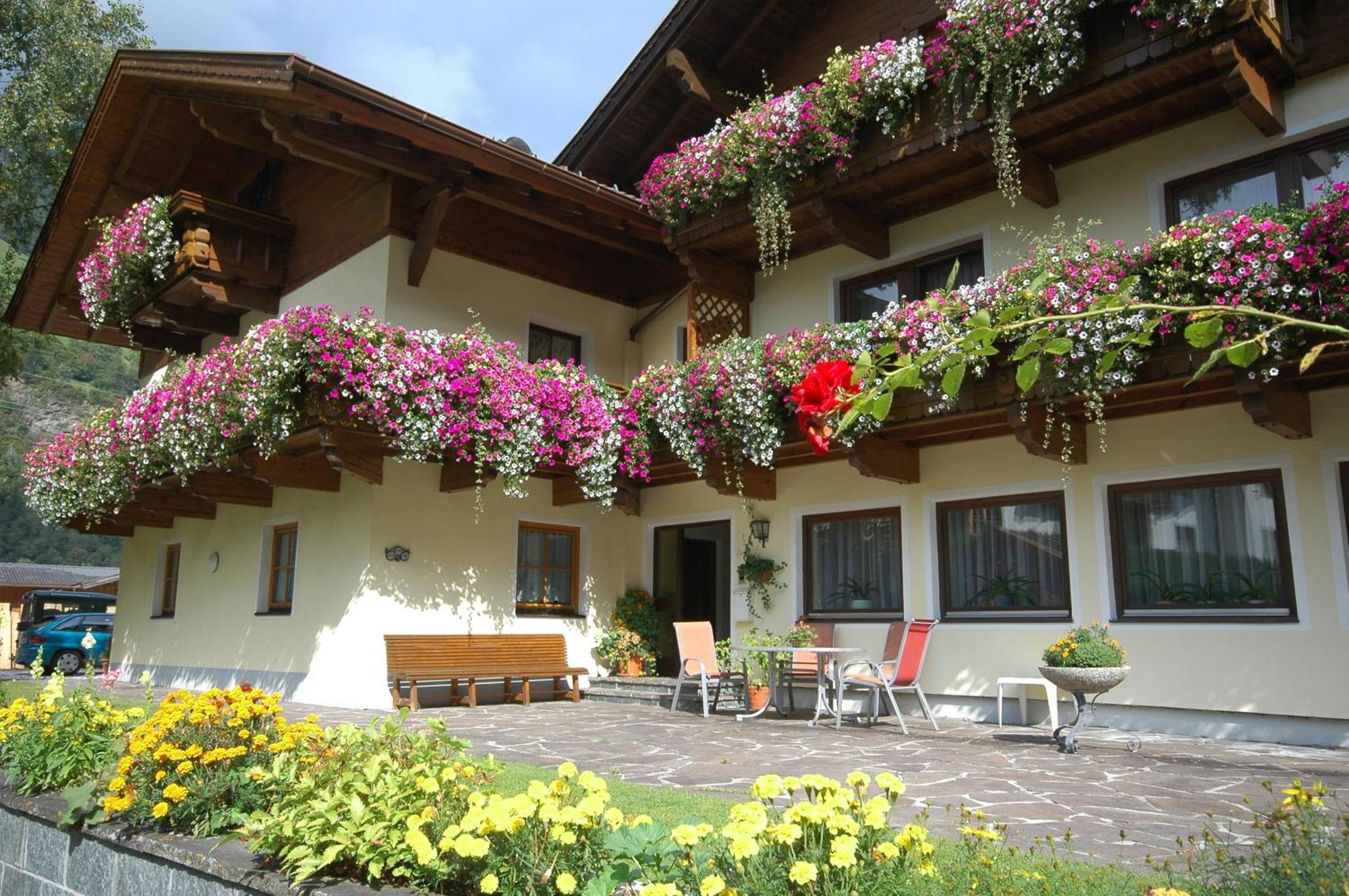 Pension Nigella Neustift im Stubaital Exterior foto